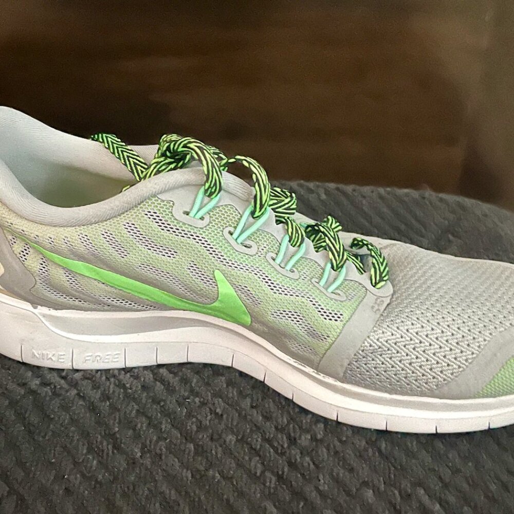 Nike - Picture 3 of 3